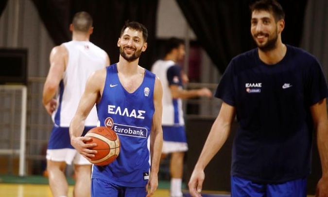 Γκίκας: «Με το μαχαίρι στα δόντια»!