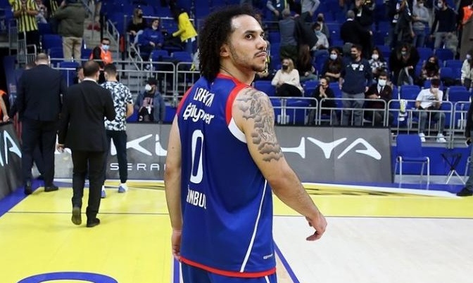 Εφές Αναντολού: Η κορυφαία εμφάνιση Λάρκιν (video)