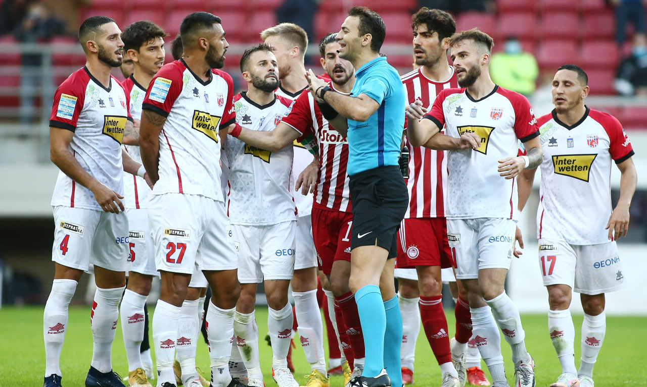 Ολυμπιακός-Βόλος: Οργή στους φιλοξενούμενους για τη διαιτησία - «Σάπιο κατεστημένο»