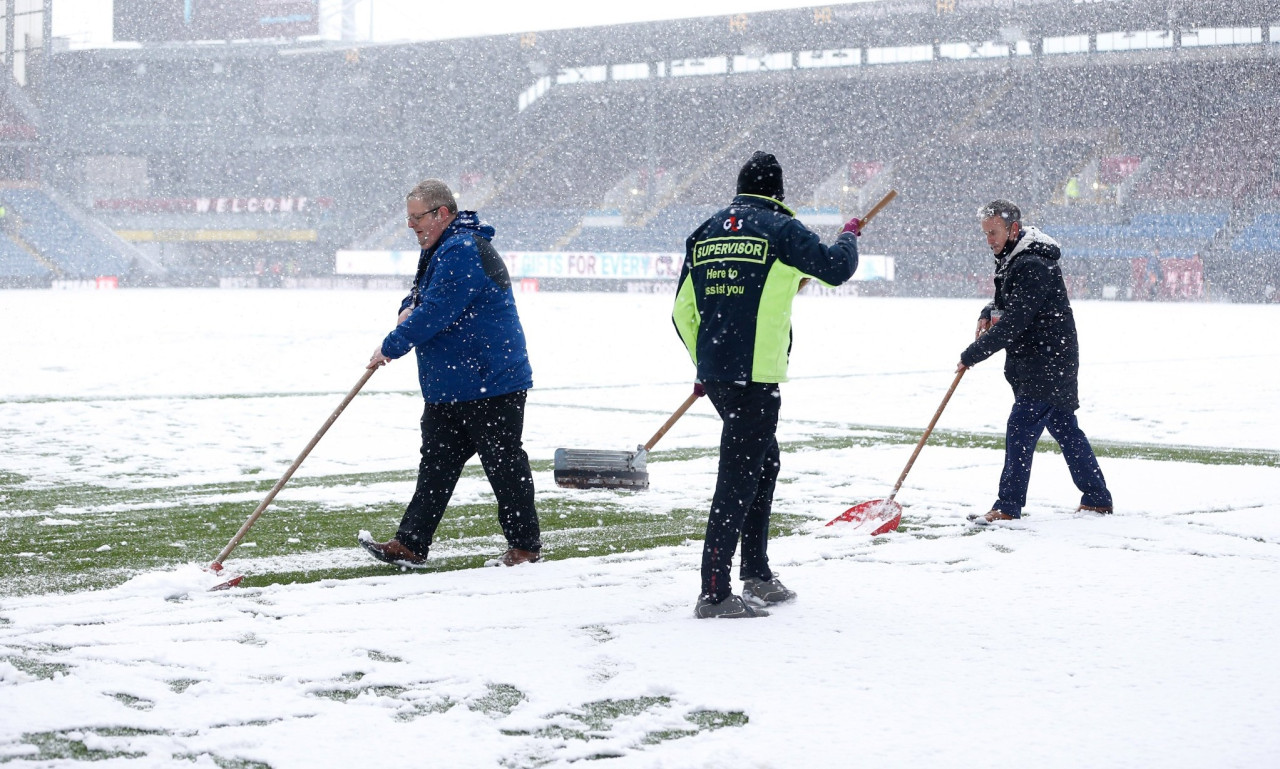 Premier League: Απίστευτη χιονόπτωση και αναβολή στο Μπέρνλι-Τότεναμ (video+photos)