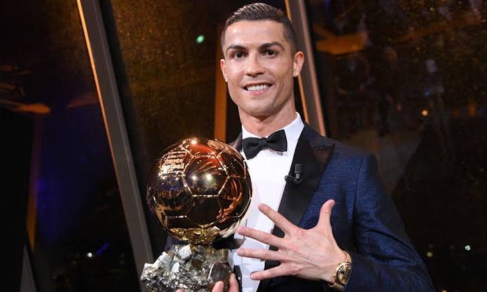 Χρυσή Μπάλα 2021: Πρώτη φορά εκτός πεντάδας ο Ρονάλντο από το 2010 (pics)