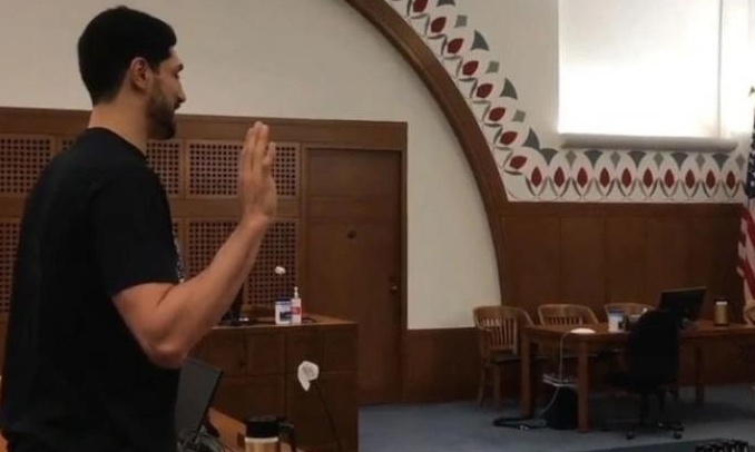 ΝΒΑ-Καντέρ: «Περήφανος που είμαι Αμερικανός πολίτης» (video)