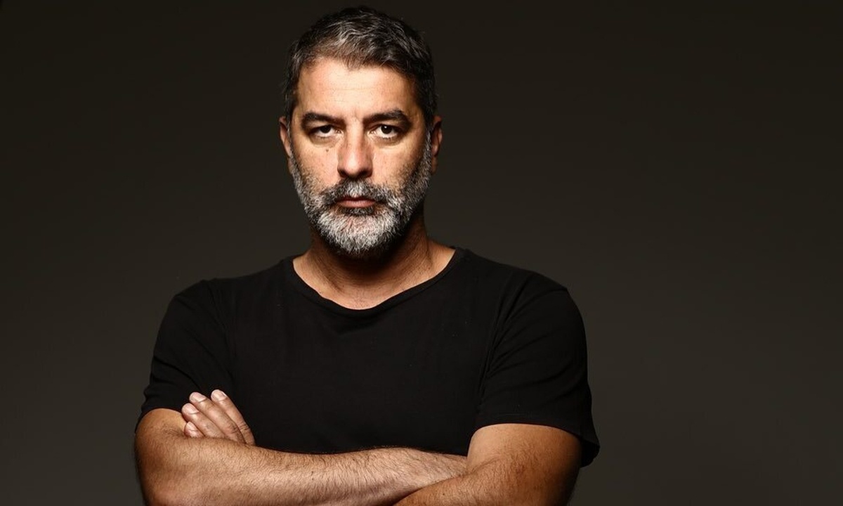 Βασίλης Μπισμπίκης: Το ύψος, η ηλικία, η τελείως διαφορετική εικόνα του πριν χρόνια και η Βανδή