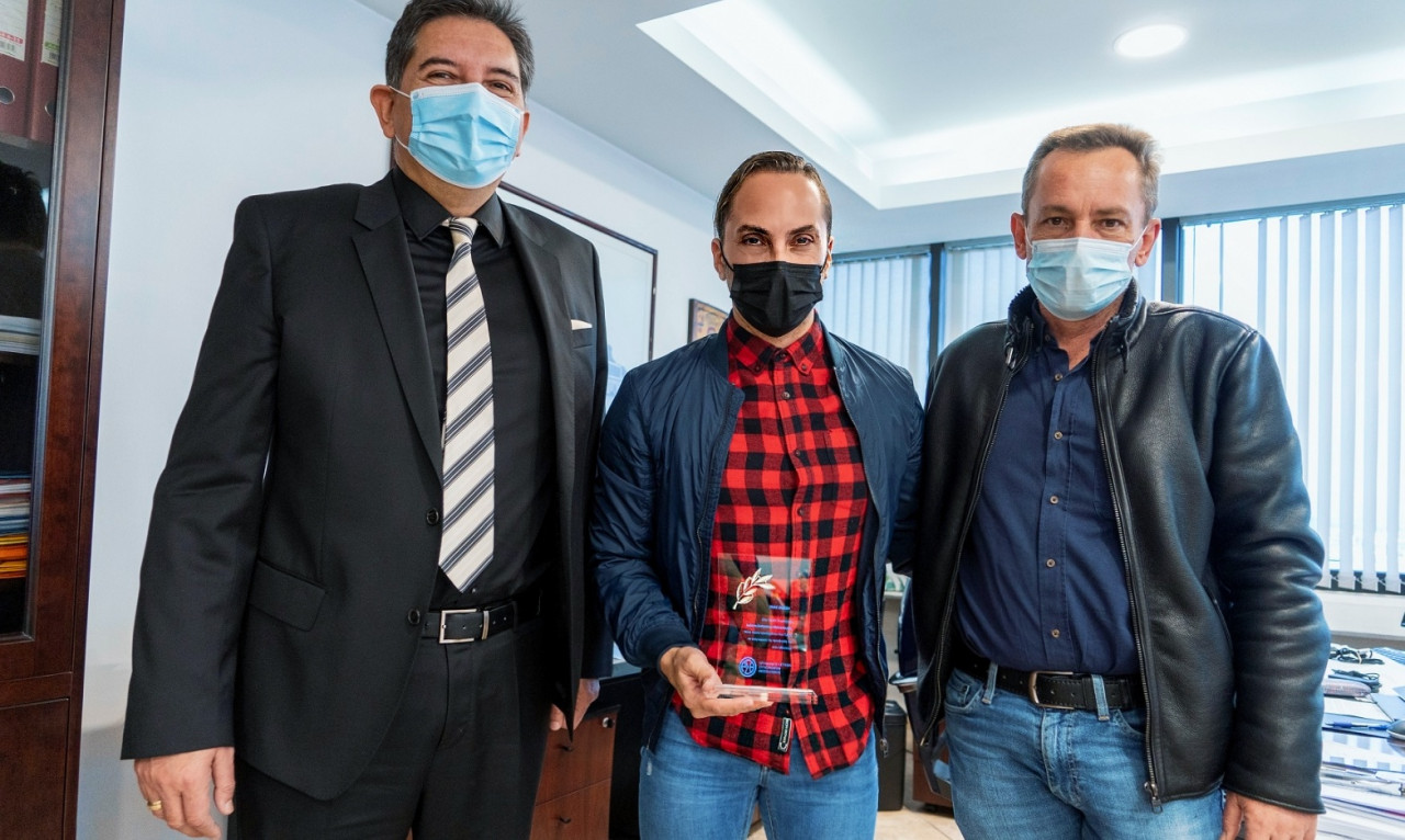 Θεσσαλονίκη: Τον Χρυσό Ολυμπιονίκη Ιωάννη Μελισσανίδη βράβευσε ο ΟΑΣΘ