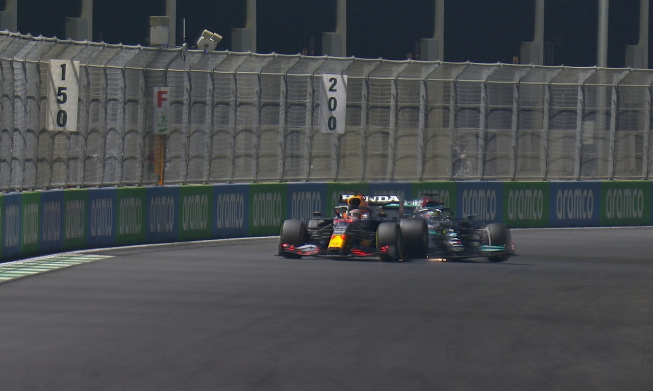Formula 1: Παραδοχή και συγγνώμη από τη Red Bull για τη μάχη Φερστάπεν-Χάμιλτον (video)