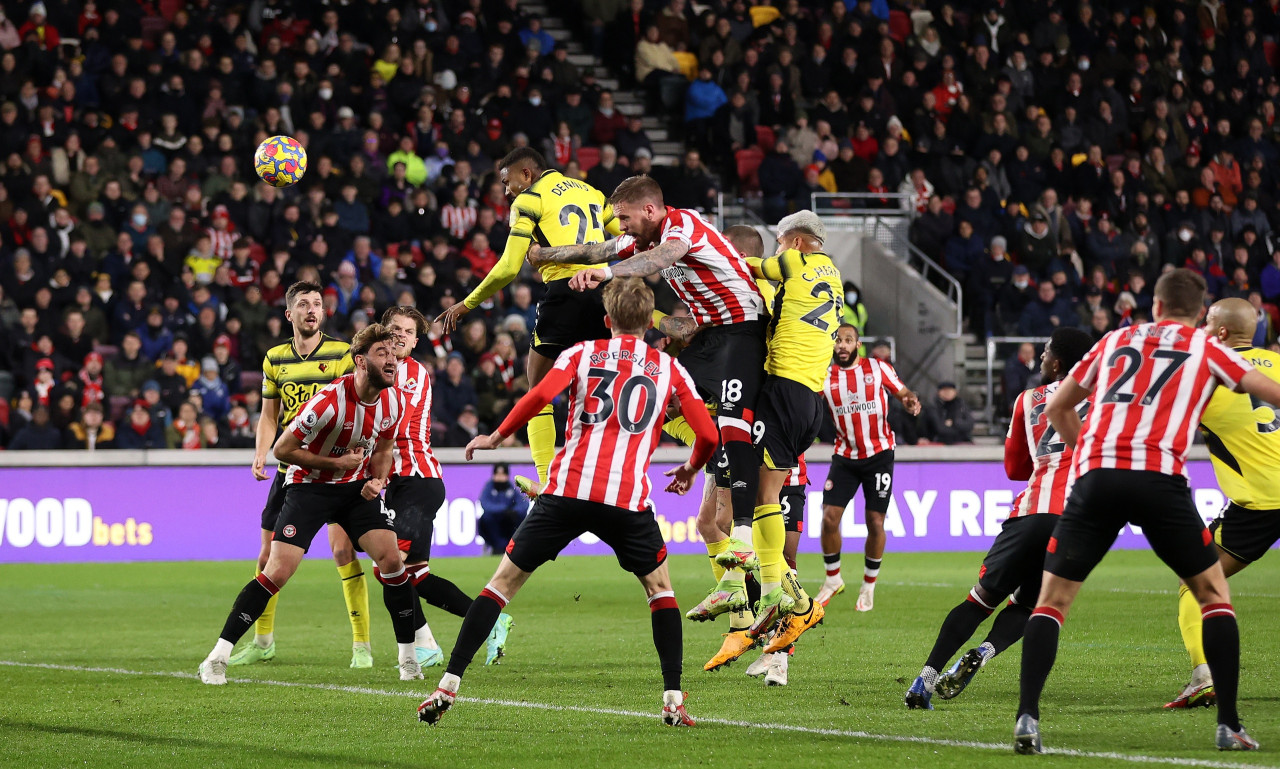 Premier League: Χτύπησε στις καθυστερήσεις η Μπρέντφορντ