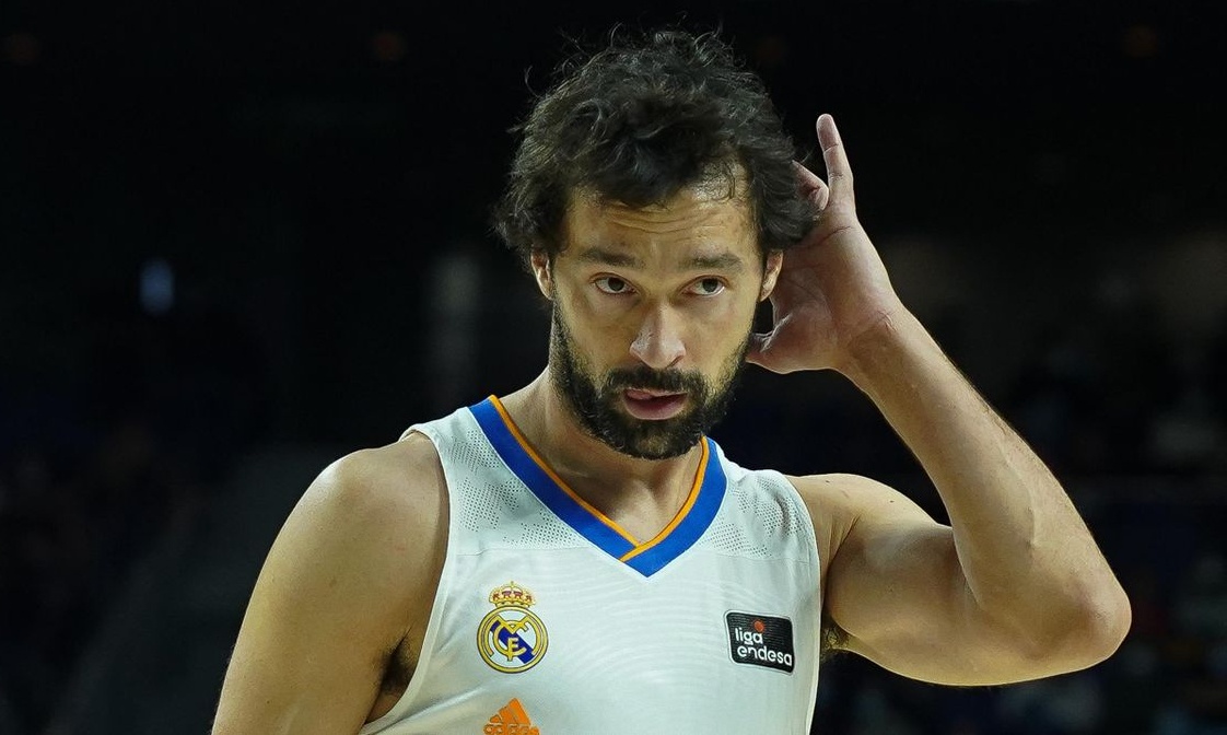 Ρεάλ Μαδρίτης: Άσεμνη χειρονομία Γιουλ στον κόσμο της Μπαρτσελόνα (photos)