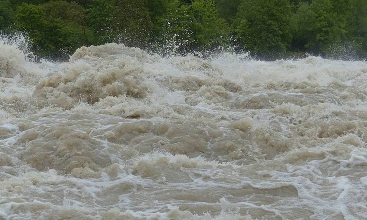 Κακοκαιρία: Τραγωδία στην Πιερία - Νεκρή 50χρονη που παρασύρθηκε από χείμαρρο