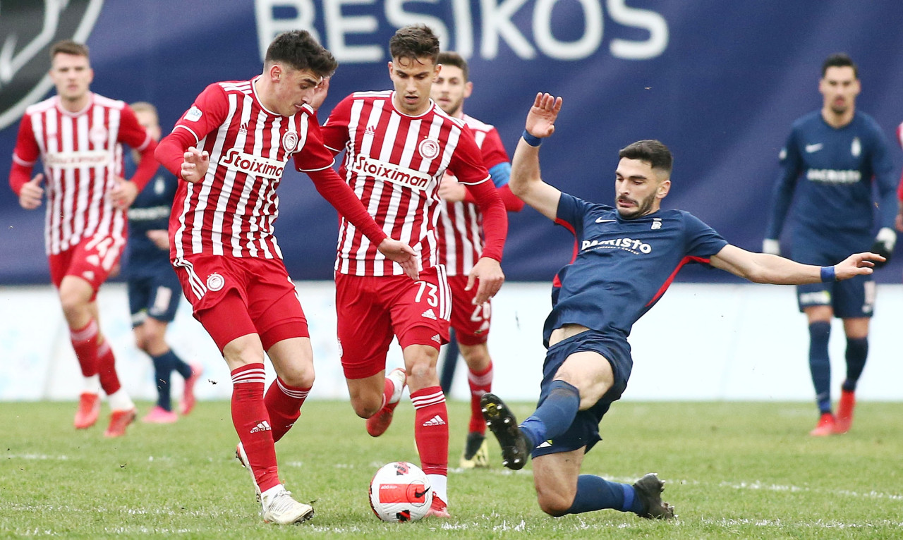 Super League 2: Ο Φοφανά κράτησε όρθια τη Βέροια κόντρα στον Ολυμπιακό Β (video)