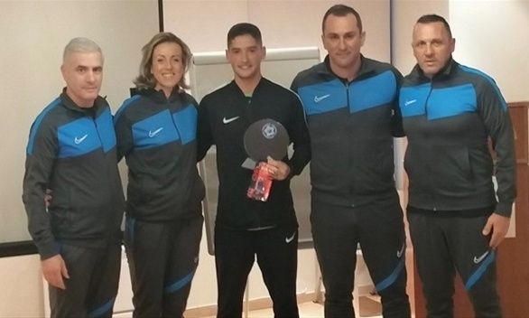 Η ΚΕΔ τίμησε τον Τσοπλάκο, που έσωσε παίκτη σε τοπικό αγώνα