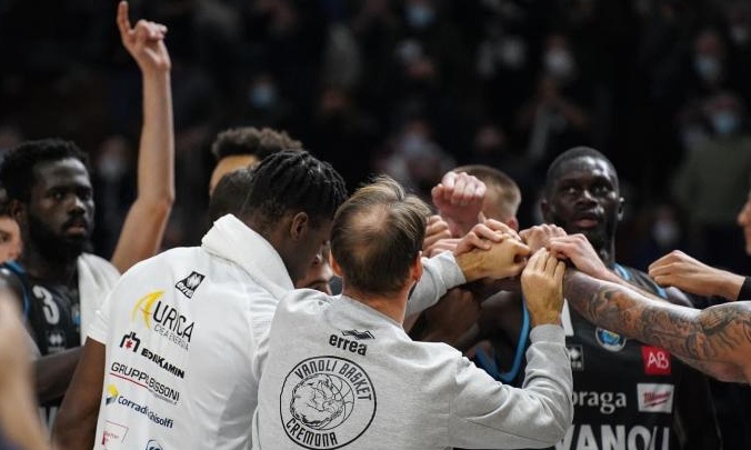 Κρεμόνα: Κατέβασε ρολά με 10 κρούσματα Covid-19!