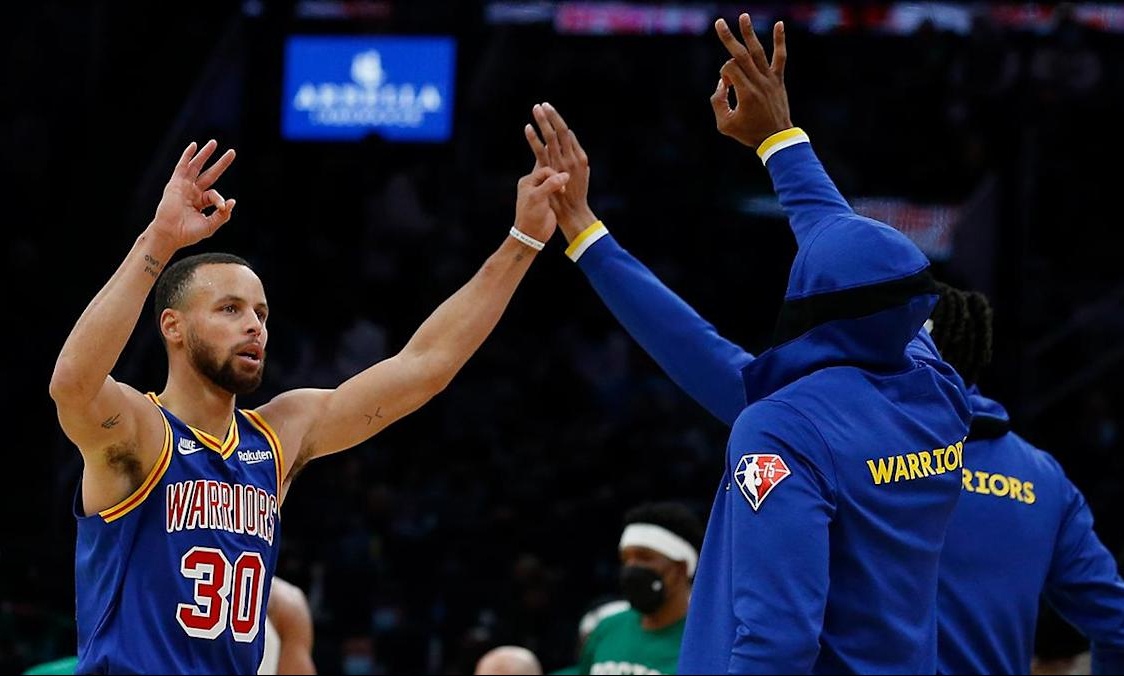 NBA: Η μαγική βραδιά του Στεφ Κάρι (photos+video)