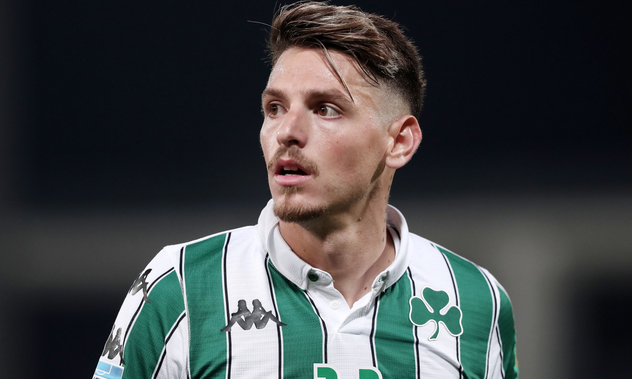 Χατζηγιοβάνης: Φόρεσε τη φανέλα της Παρί - «Ένα όνειρο έγινε πραγματικότητα»