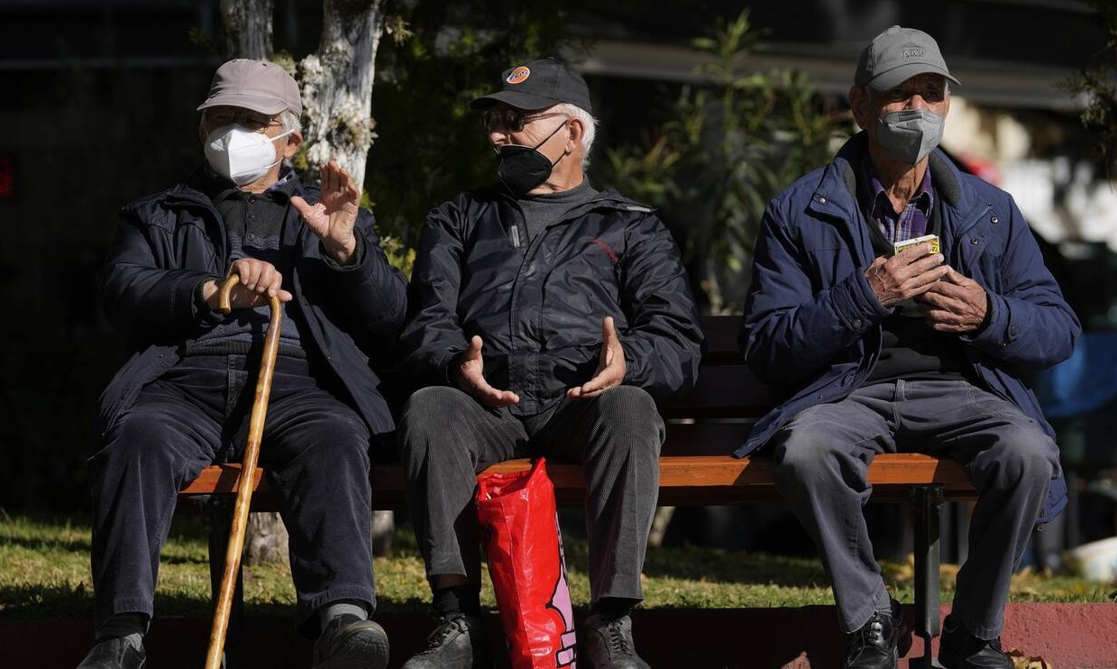 Κρούσματα σήμερα: 17.447 νέες μολύνσεις - 78 θάνατοι σε 24 ώρες και 686 διασωληνωμένοι