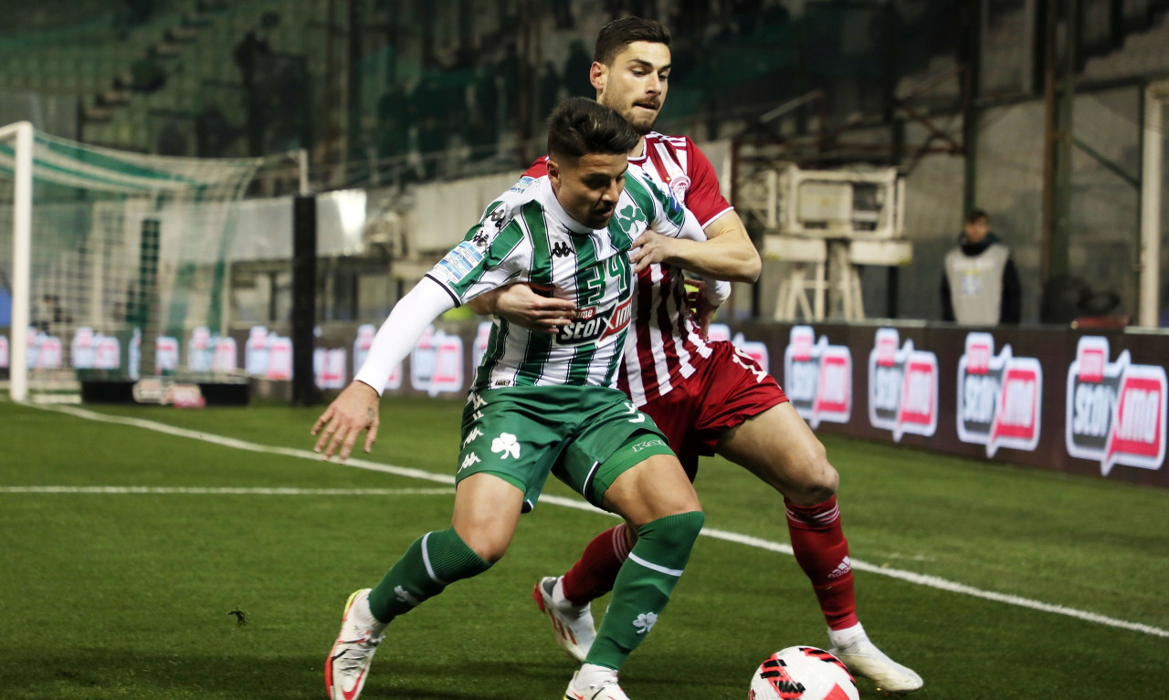 Ο ένας ανεβαίνει κι ο άλλος χαμηλώνει σταθερά…