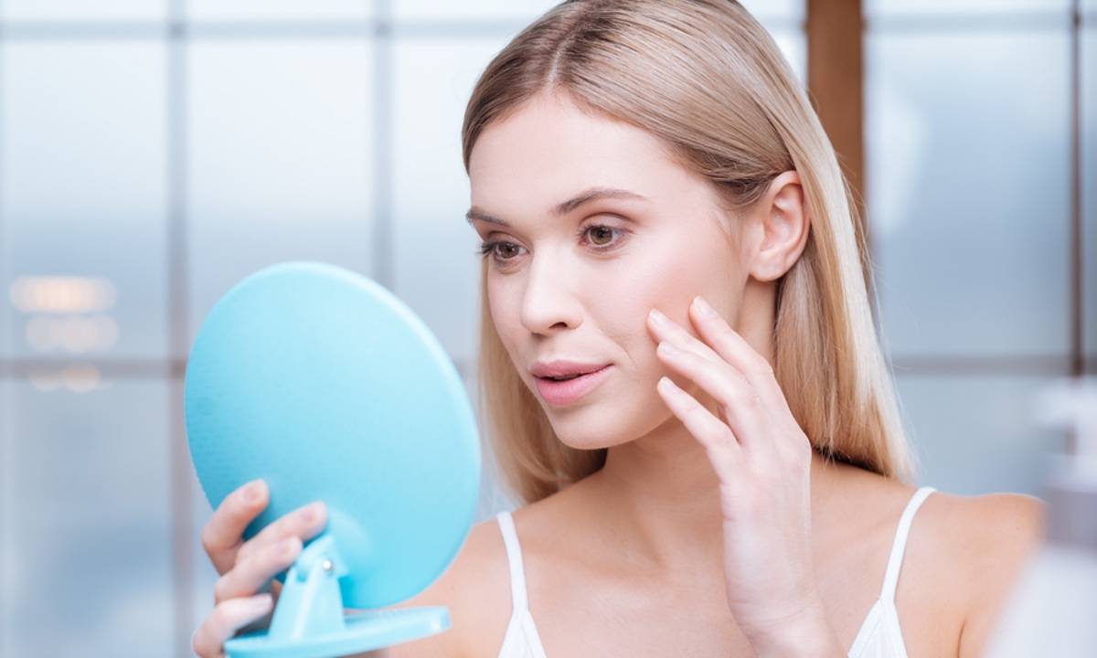 Ζάχαρη, αλκοόλ, γλουτένη, γαλακτοκομικά: Τα σημάδια που αφήνουν στην επιδερμίδα (εικόνες)