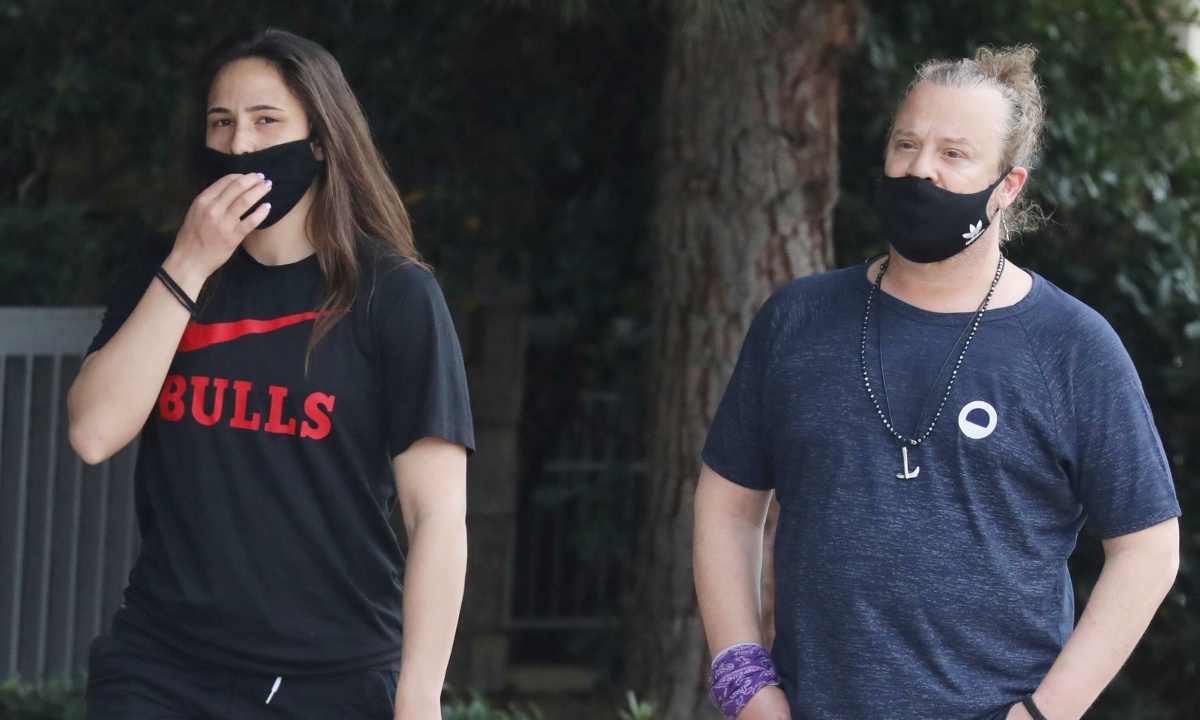 Δάντης: Τα κοινά φωτογραφικά στιγμιότυπα με την Ασημίνα από τους Μαχητές; Έρωτας ή φιλία;