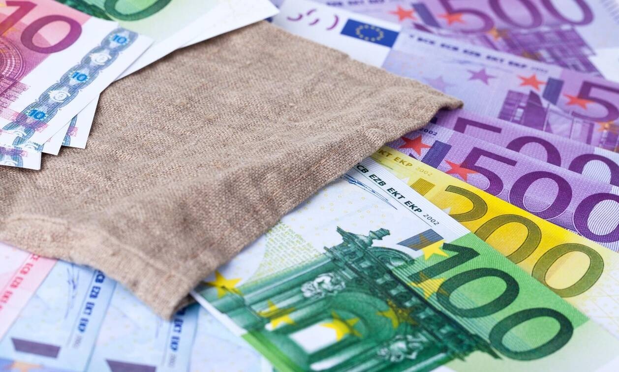 Αύξηση κατώτατου μισθού: Επισπεύδεται η διαδικασία - Το χρονοδιάγραμμα και τι προβλέπει η τροπολογία