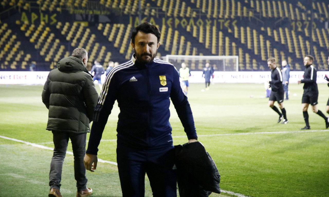 Άρης: Ψυχολογικές «ντόπες» από Καρυπίδη, τετ α τετ με παίκτες!