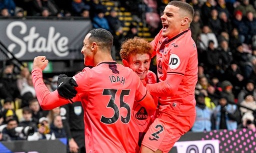 Premier League: Νίκη «ανάσα» για την Νόριτς των Γιαννούλη και Τζόλη