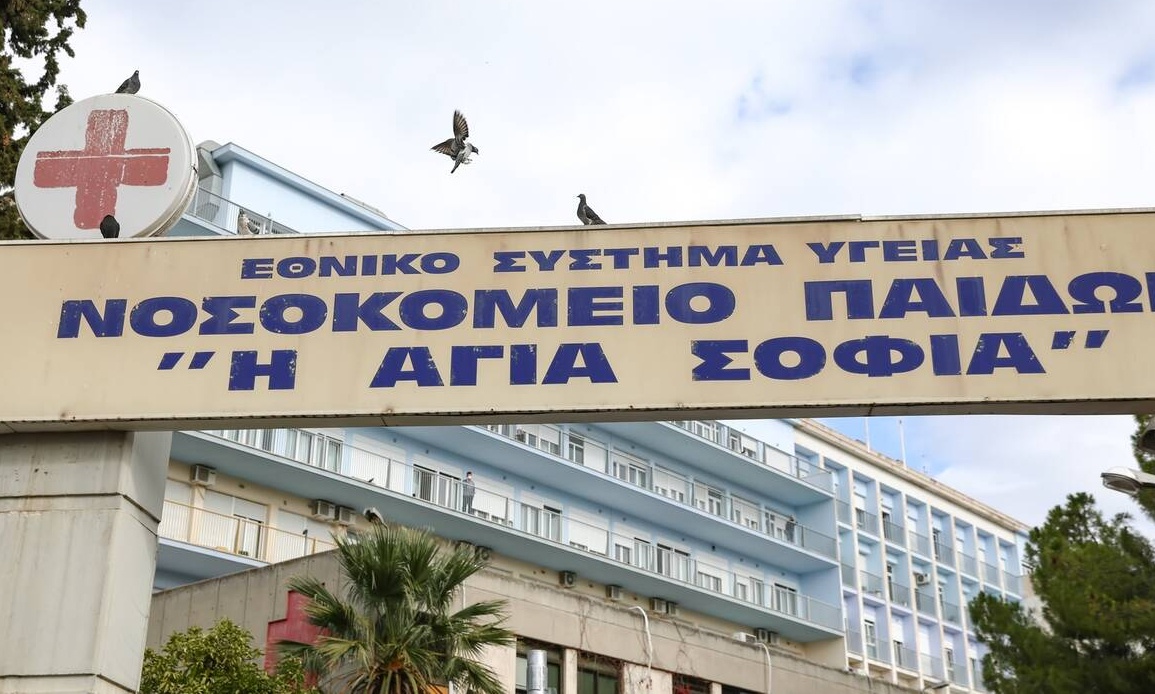 Τραγωδία στην Αθήνα: Νεκρό κοριτσάκι ενός έτους από εγκαύματα – Συνελήφθησαν μητέρα και γιαγιά