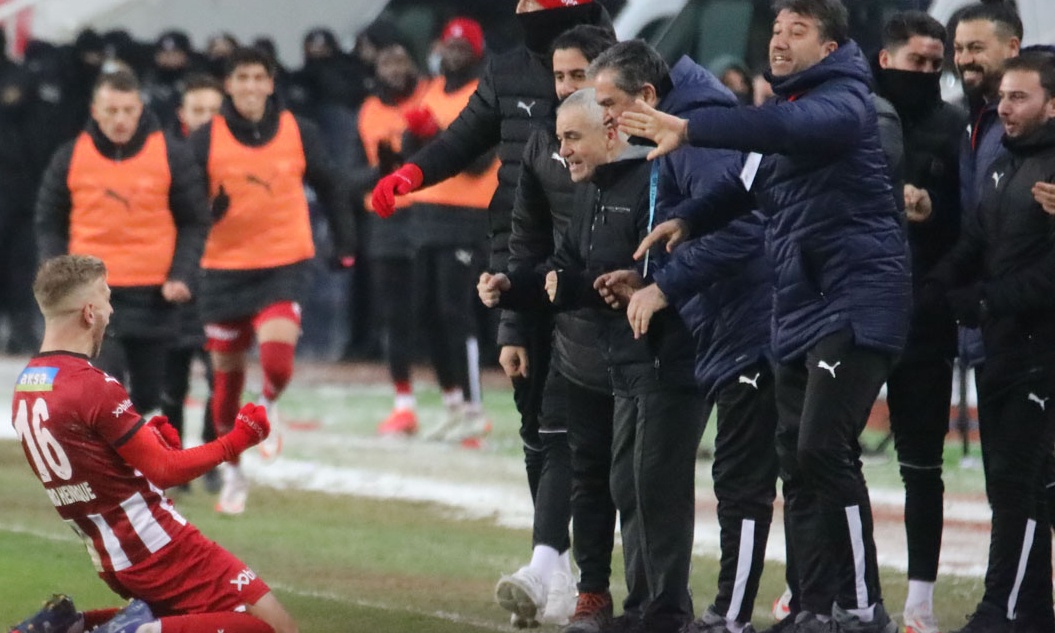 Τουρκία: Ο Γούτας και πρώην συμπαίκτης με γκολάρα πίκραναν τον Πέλκα