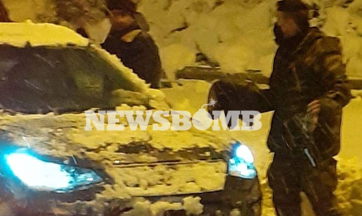 Κακοκαιρία «Ελπίς» – Αττική Οδός: O απεγκλωβισμός των οδηγών από στρατό και ΕΚΑΜ (pics)