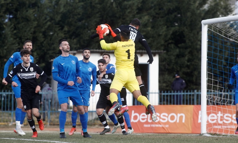 Super League 2: Απρόοπτο με τον πάγκο στην Αριδαία - Tον... σήκωσε ο αέρας (photos)