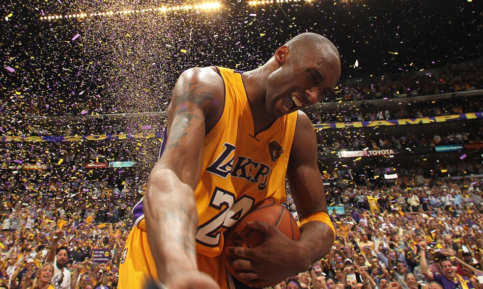 Λος Άντζελες Λέικερς: Φόρο τιμής στον Κόμπι Μπράιαντ (photo)