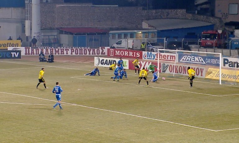 Φάση «φωτιά» στο Λαμία-Άρης: Πέρασε ή όχι η μπάλα την γραμμή; (photos+video)
