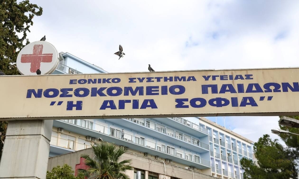 Παίδων «Αγία Σοφία»: Κατέρρευσε λόγω χιονιού το στέγαστρο του χώρου αναμονής παιδιών με Covid-19