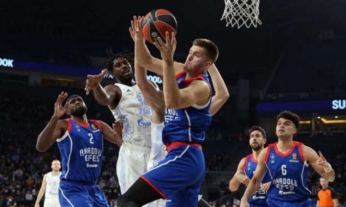 Εφές Αναντολού: «Διαζύγιο με Πετρούσεφ»