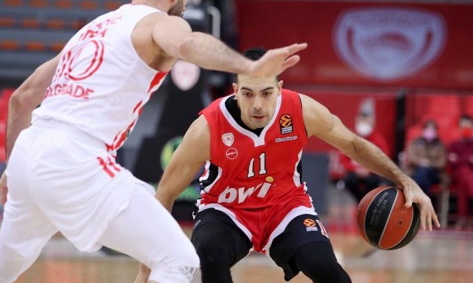 Ολυμπιακός-Ερυθρός Αστέρας: Η δυσαρέσκεια του Σλούκα προς τον Μπαρτζώκα (video)