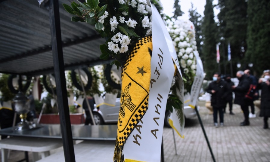 Σπαρακτικό το τελευταίο «αντίο» στον 19χρονο Άλκη (photos)