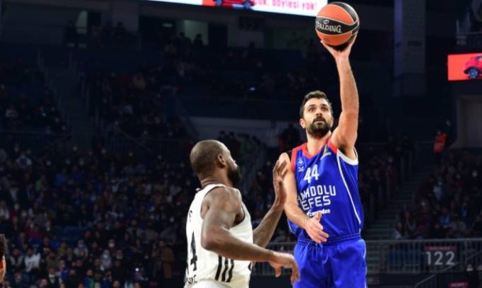 Αναντολού Εφές-Βιλερμπάν 78-72: Τα χρειάστηκε, αλλά υπήρχε ο Λάρκιν!
