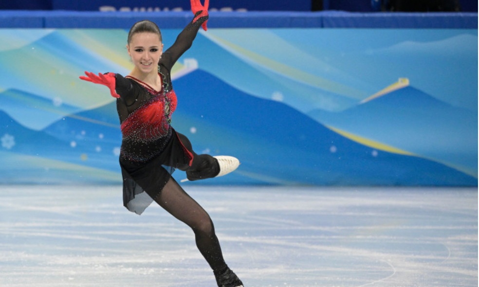 Καλλιτεχνικό πατινάζ: Έγραψε Ιστορία η 15χρονη Βαλίεβα με... διαστημική τετραπλή περιστροφή (videos)