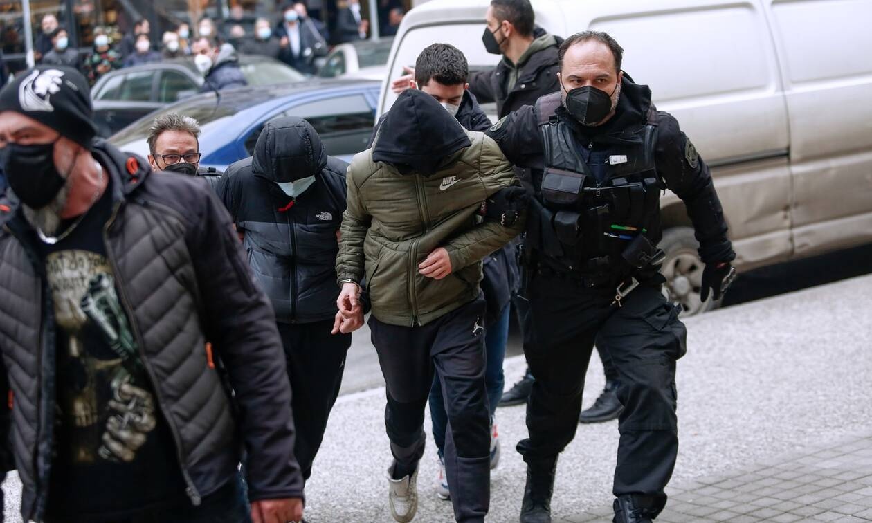 Δολοφονία Άλκη: «Έκανα μαλ… Ξέχασα εκεί το δρεπάνι» - Ο 23χρονος «δείχνει» τον 21χρονο ως δράστη