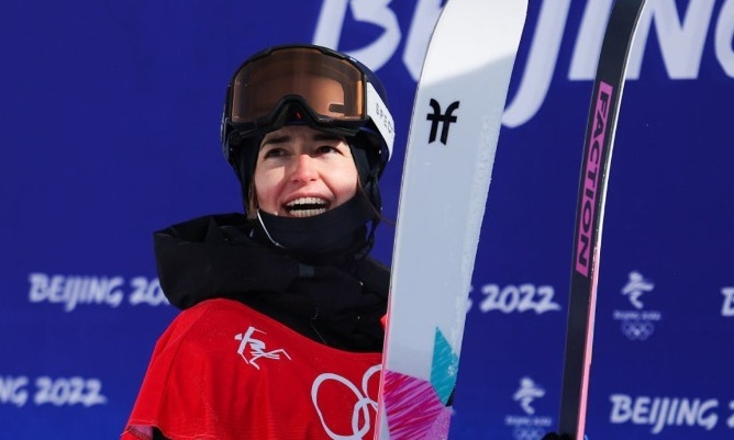 Χειμερινοί Ολυμπιακοί Αγώνες: Χρυσό μετάλλιο για την Γκρεμό, ασημένιο για την Αϊλίν Γκου (video)