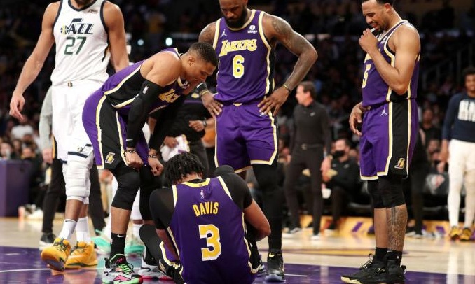 Λέικερς: Εκτός για τουλάχιστον δύο εβδομάδες ο Ντέιβις!