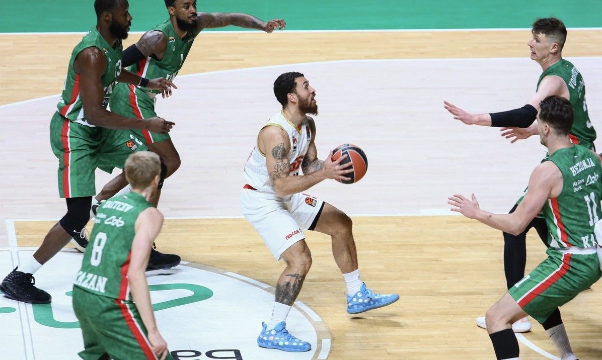 Μονακό-Ούνικς Καζάν 79-76: Τους ξέρανε με τρίποντη «βόμβα» ο Μάικ Τζέιμς (photos+video)