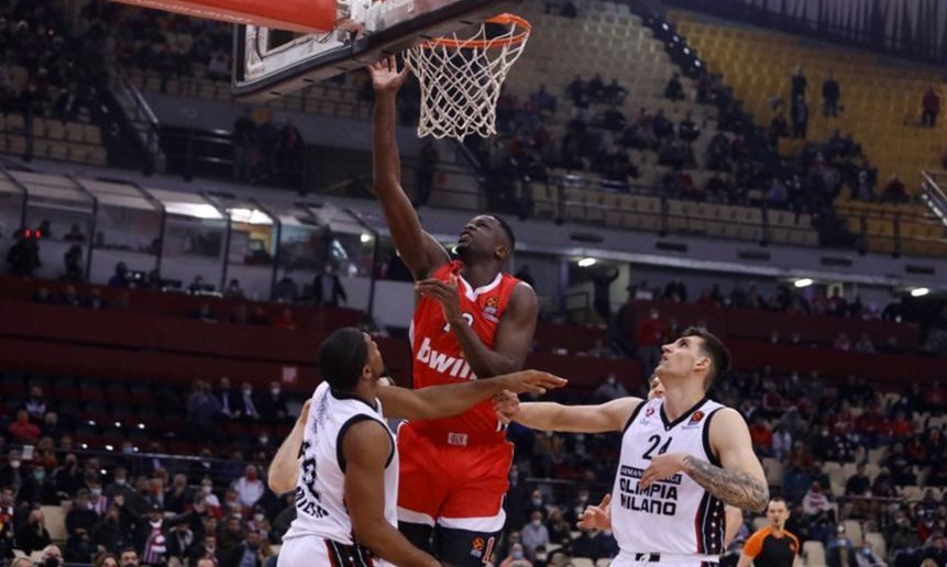 Ολυμπιακός: Tα γενέθλια και η τούρτα κροκόδειλος του Μουσταφά Φαλ (photos)