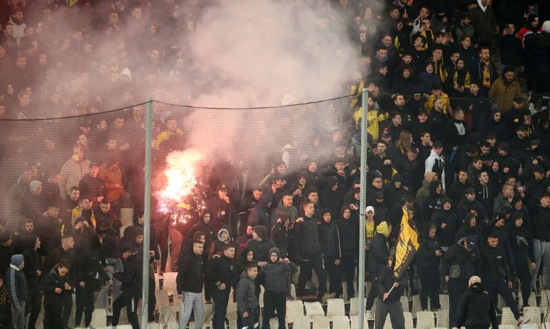 ΑΕΚ-ΠΑΟΚ: Γιούχα στο ΟΑΚΑ - Αποδοκιμάστηκαν οι παίκτες της Ένωσης  (photos+video)