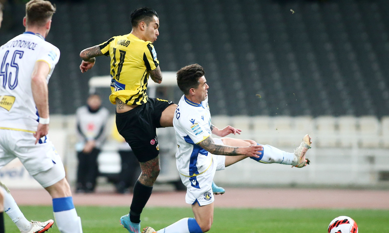 ΑΕΚ: Ενοχλήσεις στην ποδοκνημική ο Αραούχο