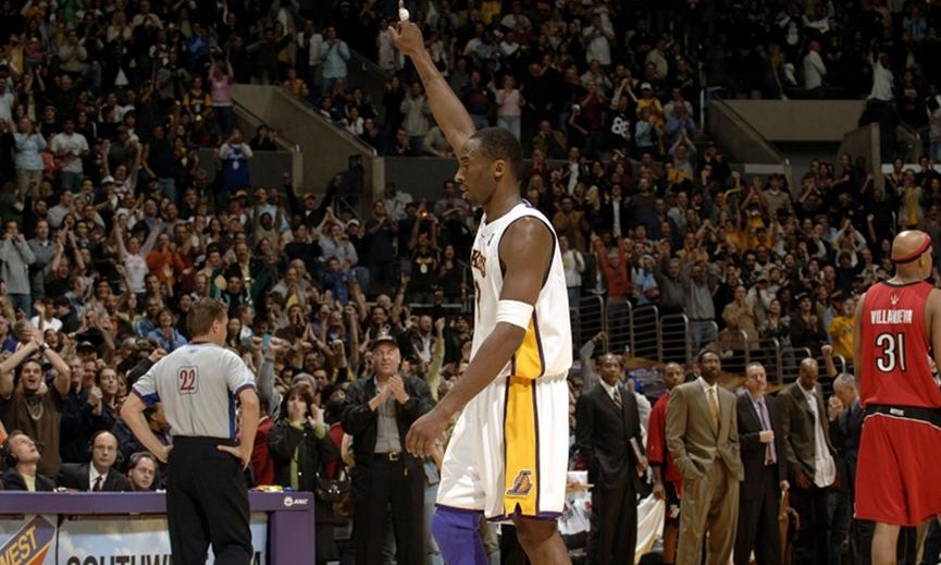 ΝΒΑ: Φανέλα προπόνησης των 81 πόντων του Μπράιαντ πουλήθηκε για 277.000 δολάρια!