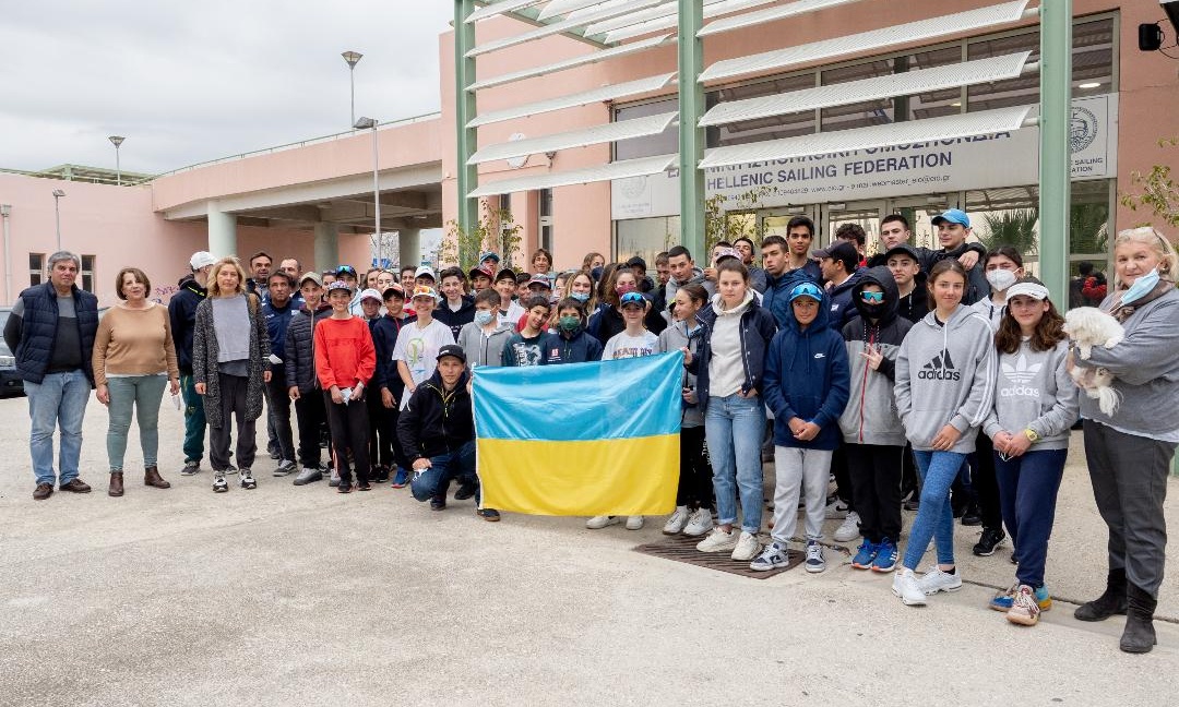 Πόλεμος στην Ουκρανία: Είδη πρώτης ανάγκης στέλνουν οι Έλληνες ιστιοπλόοι (photos)