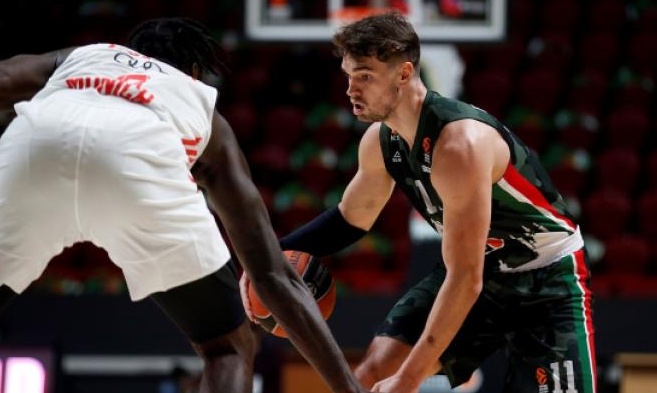 Νίζνι-Ούνικς Καζάν 50-65: «Καθάρισε» με Χεζόνια και παρέμεινε στην κορυφή