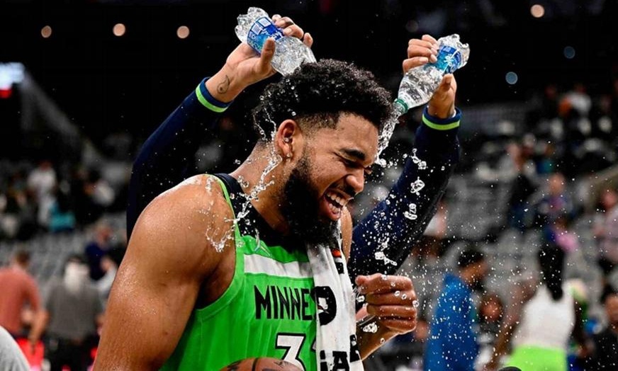 ΝΒΑ: Το επίτευγμα του Τάουνς με τους Σπερς