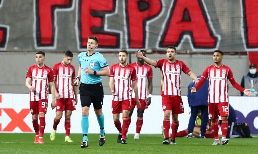 Γάνδη-ΠΑΟΚ: Ορίστηκε Γερμανός διαιτητής που «καίει» τις ελληνικές ομάδες (video)