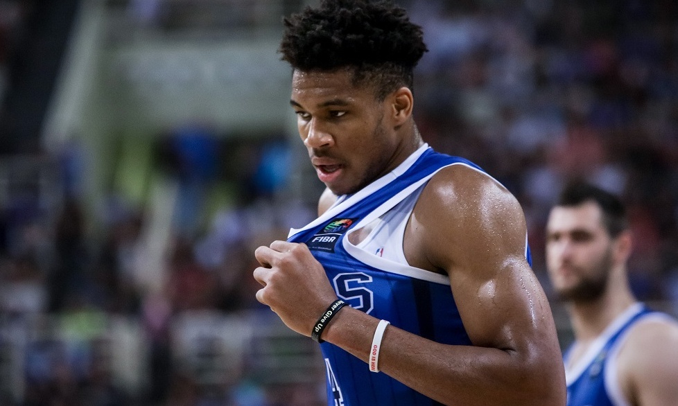 Γιάννης Αντετοκούνμπο: Η «μεταμόρφωση» σε Greek Freak μέσα από τα μάτια της FIBA (photos)