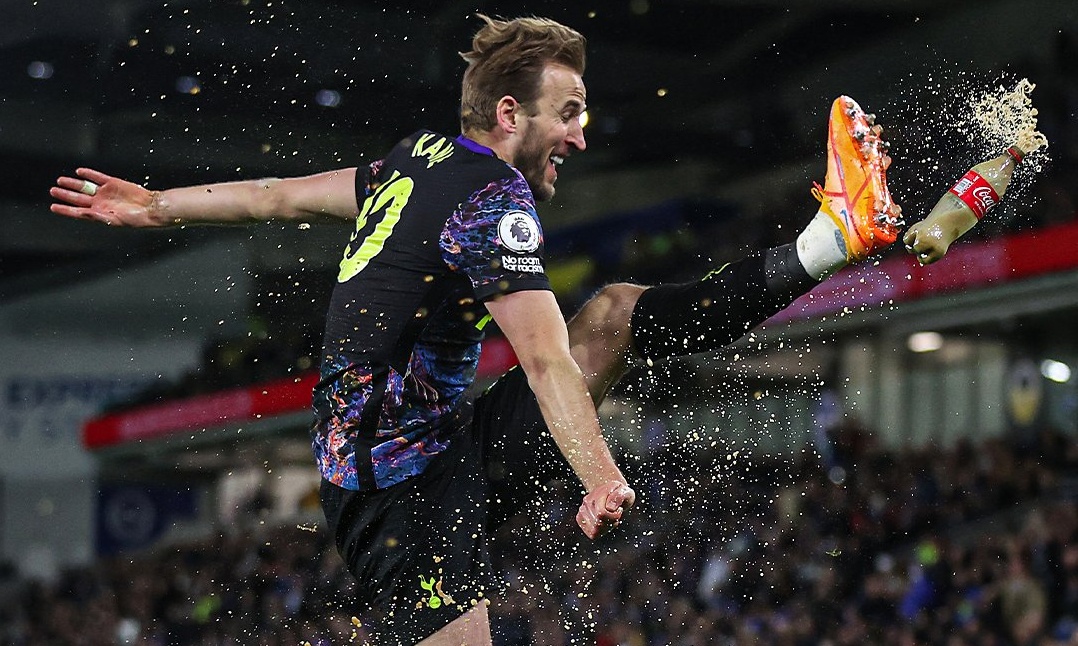 Έγραψε ιστορία στην Premier League ο Χάρι Κέιν και πανηγύρισε με κλωτσιά σε αναψυκτικό! (vid+pics)